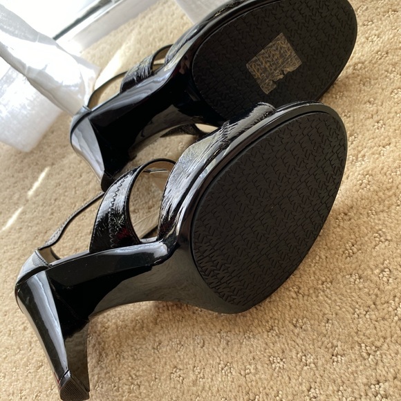 ✨SOLD✨Michael Kors Pumps - Picture 3 of 5